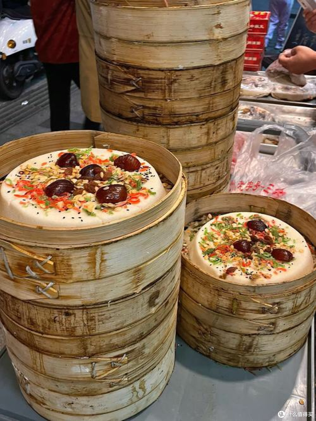重阳节前的护国寺小吃,九层重阳糕蒸出老北京的秋味