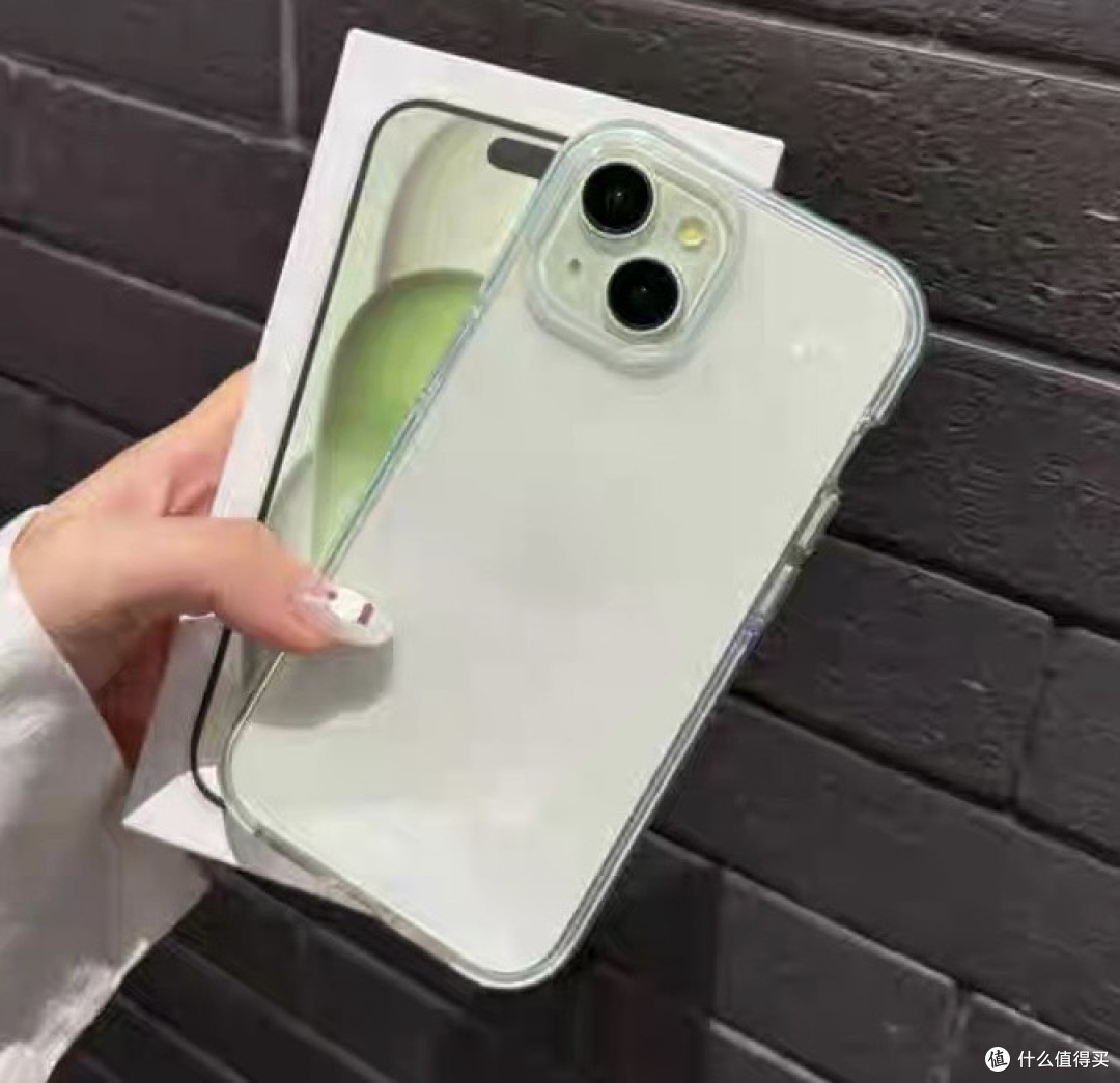 iPhone 15：手感与影像的全面提升