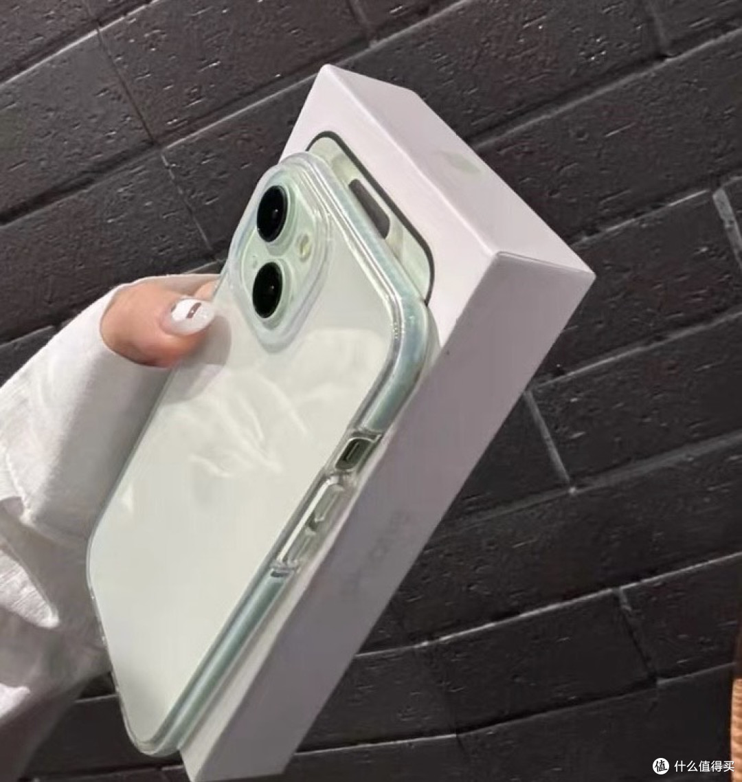 iPhone 15：手感与影像的全面提升