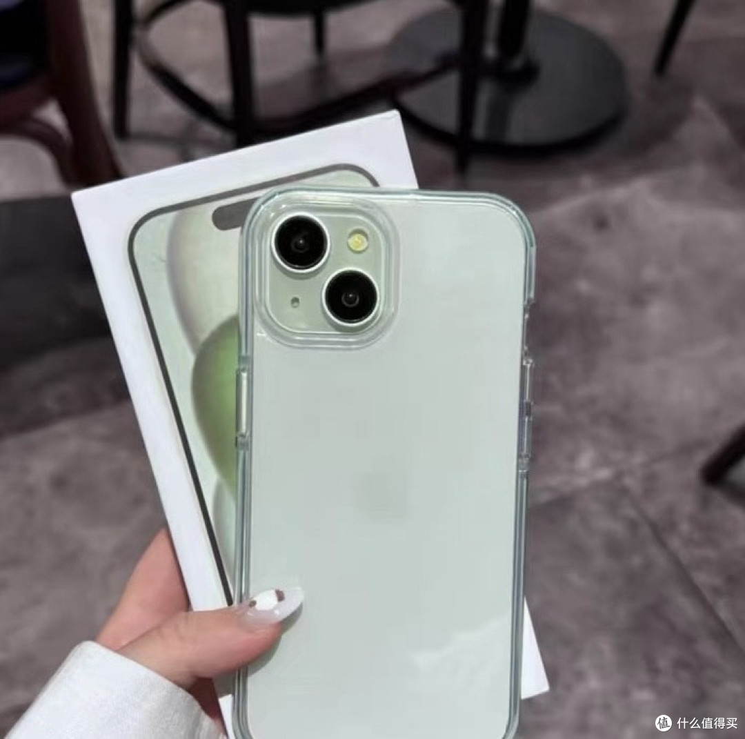 iPhone 15：手感与影像的全面提升