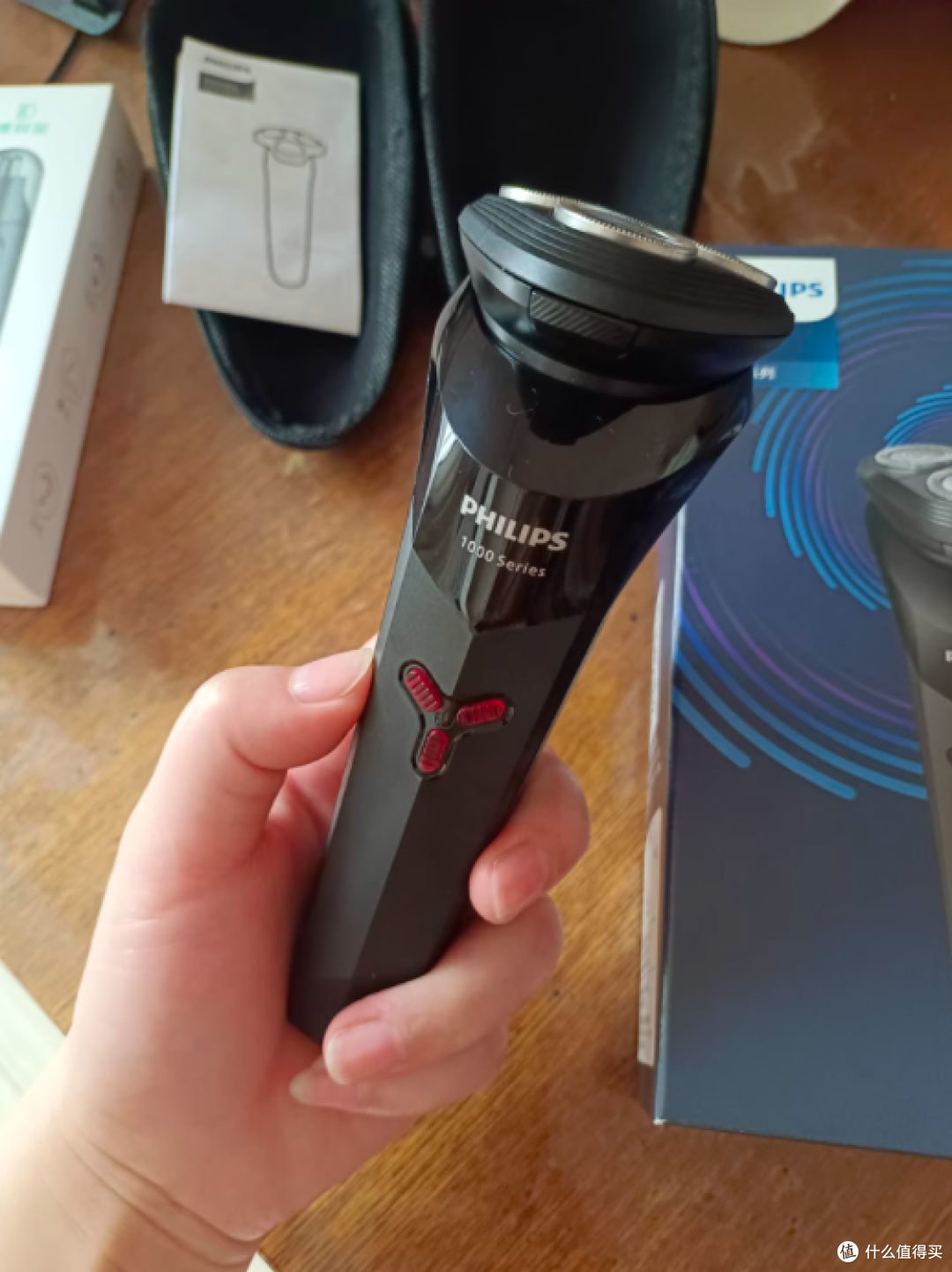 飞利浦剃须刀:贴心之礼,焕新剃须体验