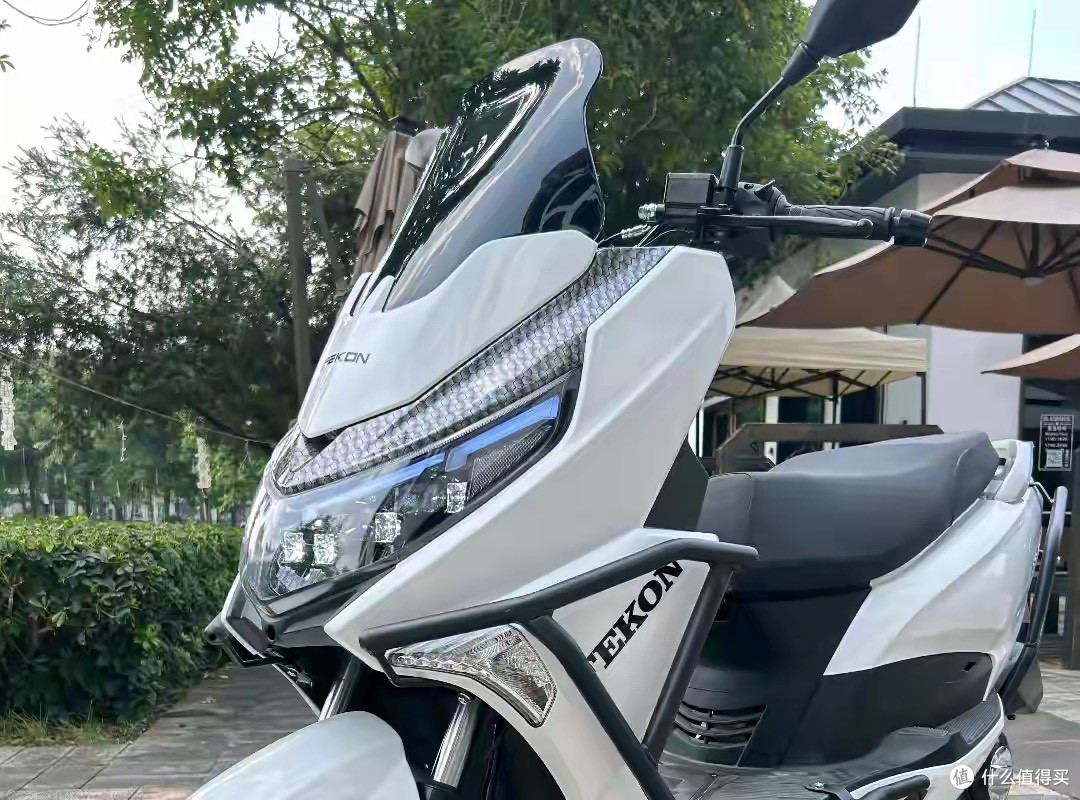 Uhs150 续航600km+双通道ABS!UHS150平踏的“入门即高配”_摩托车整车_什么值得买