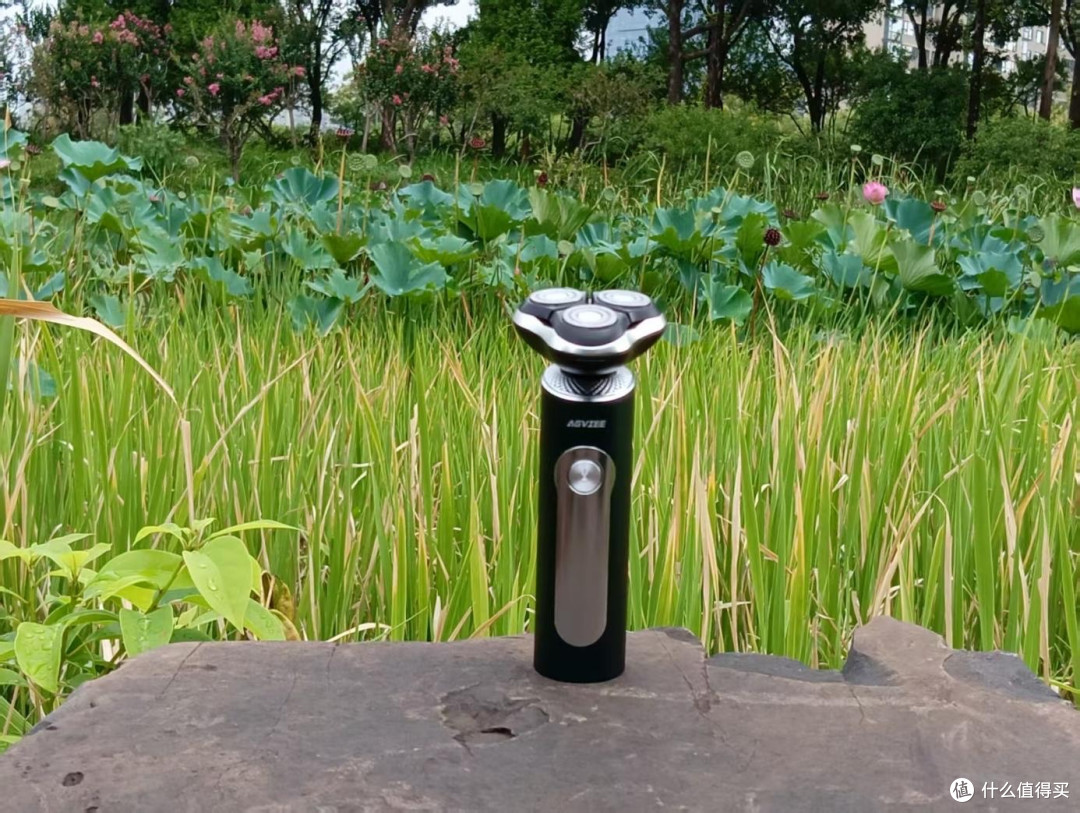 动力澎湃,23000速净剃肉眼可见!媲美千元机,未野MAX剃须刀测评