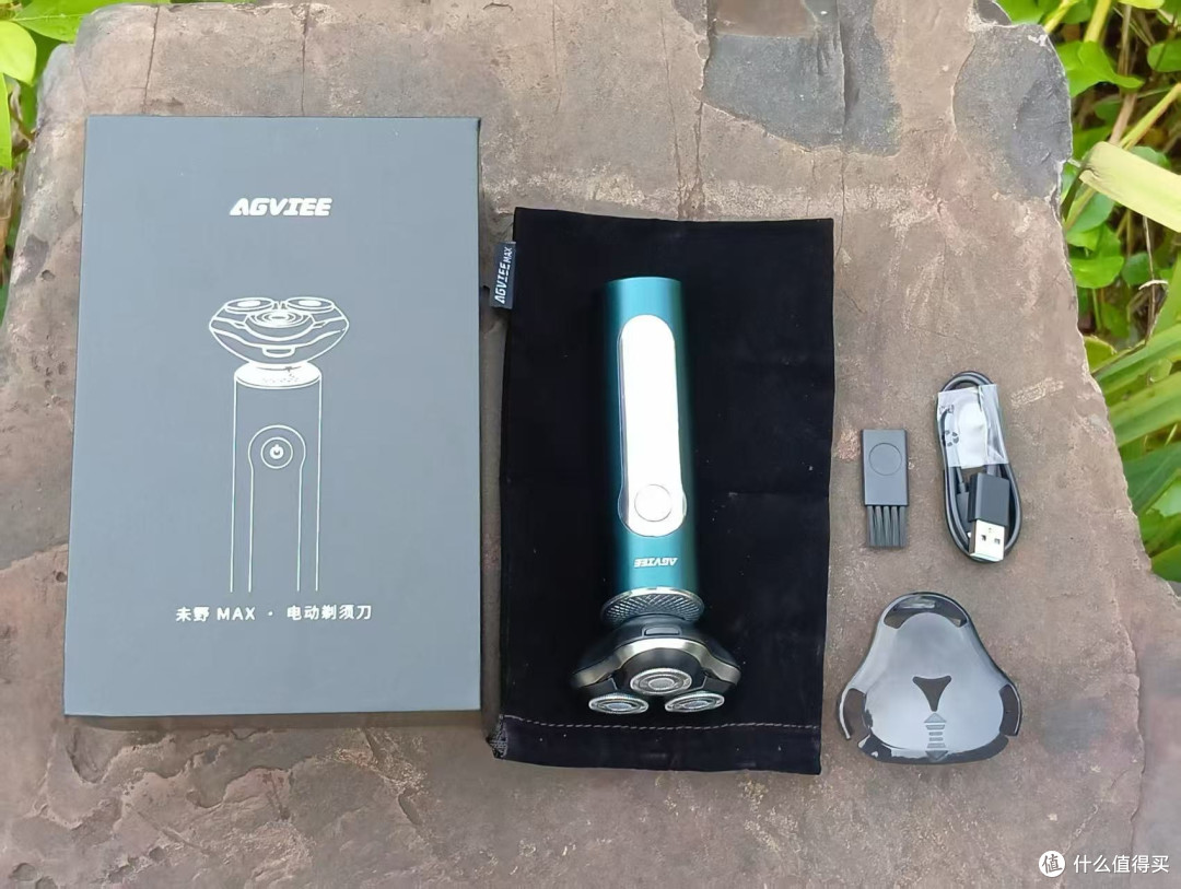 动力澎湃,23000速净剃肉眼可见!媲美千元机,未野MAX剃须刀测评
