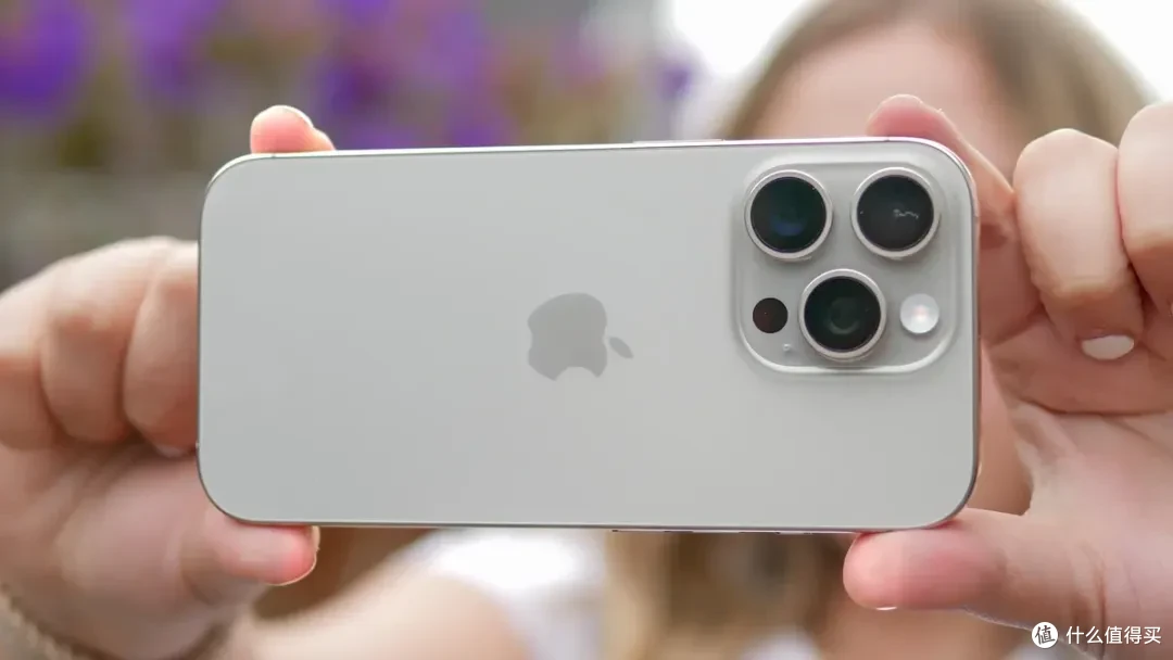 iPhone 16 Pro 与 17 Pro 对比,价格相差1100元到底有什么区别?