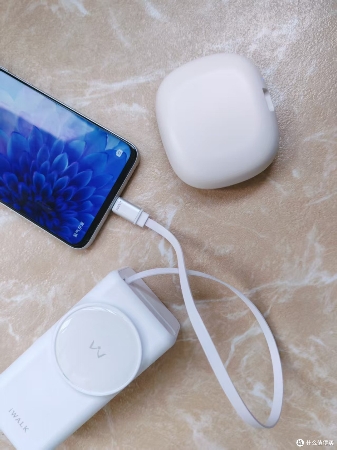 iPhone17预售冲了!iWALK三合一能量兔才是真宝藏搭子