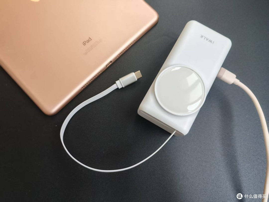 打工人必备!iWALK三合一能量兔,iPhone 17最佳充电搭子