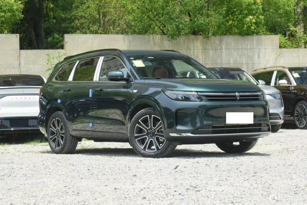 25-30万选车,乐道L90、理想i8、问界M7值得一看
