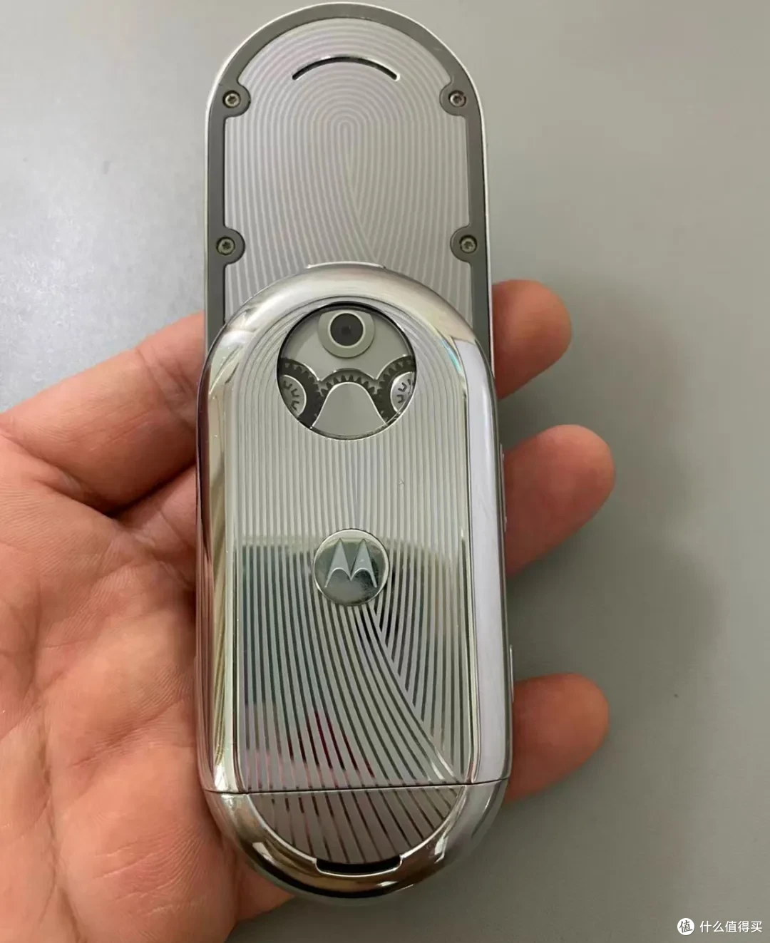 当年1.6万的贵族手机，还是圆形屏幕，如今闲鱼卖一千多块