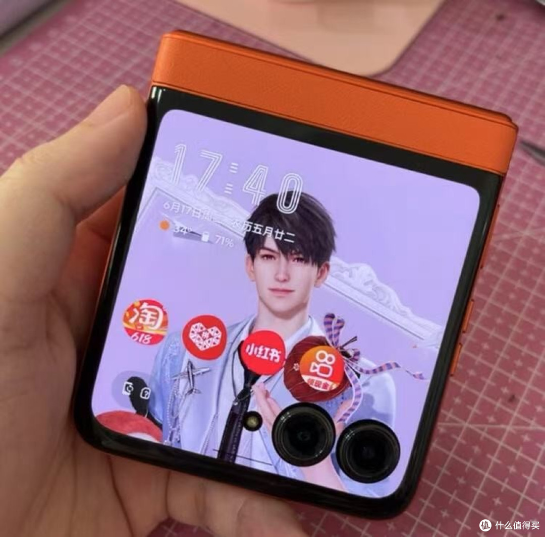 摩托罗拉豁出去了,512GB+60万次折叠寿命,跌至2294元