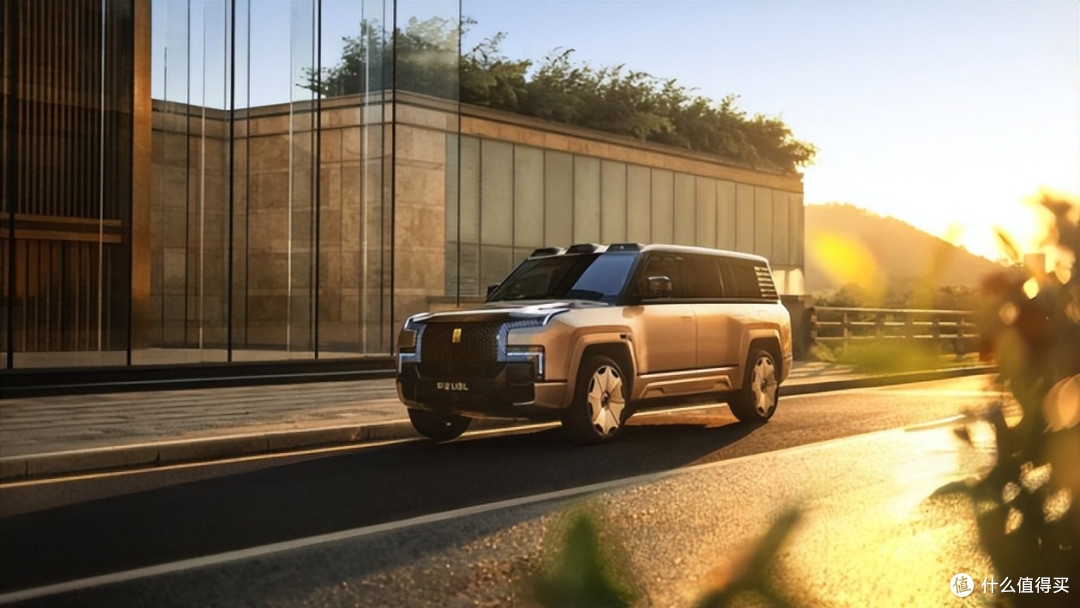 128 万起的仰望 U8L:把百万级豪华 SUV 的 “标准” 给改了!