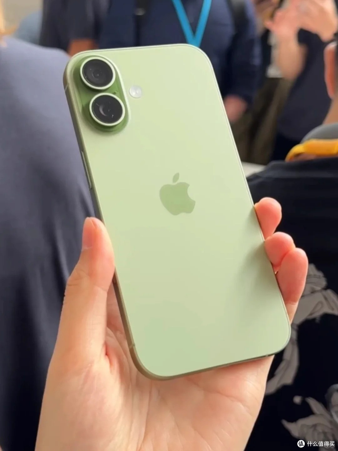 OPPO高管承认,iPhone17大概销量成为爆款,国产手机不怕