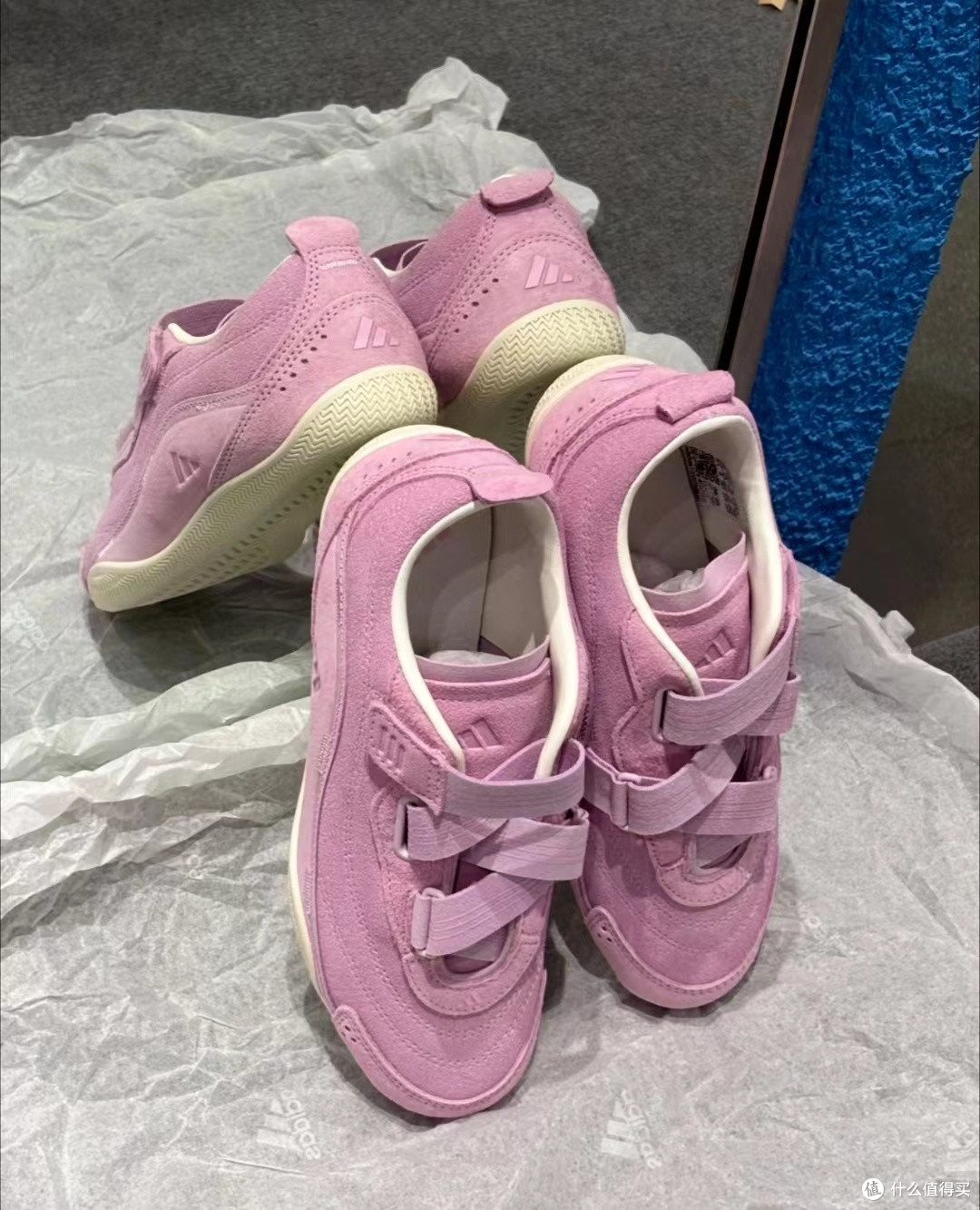 把“雾感粉”穿上脚是什么体验?——adidas FOS URBAN REVERIE