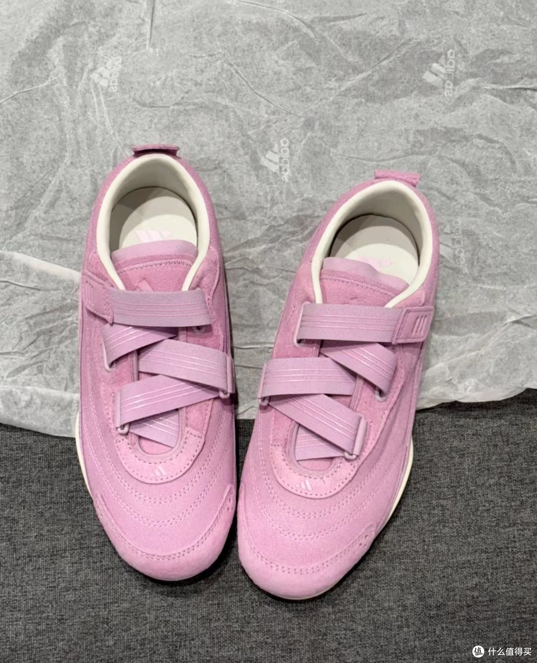 把“雾感粉”穿上脚是什么体验?——adidas FOS URBAN REVERIE