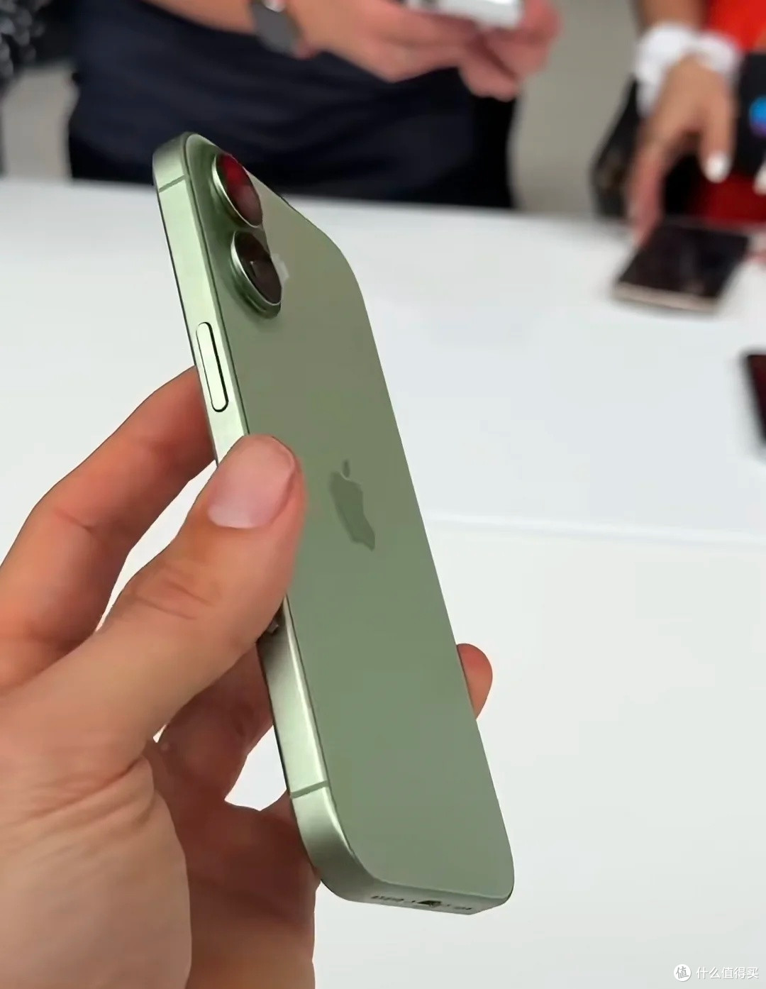iPhone 17出了,16性价比是不是变高了!