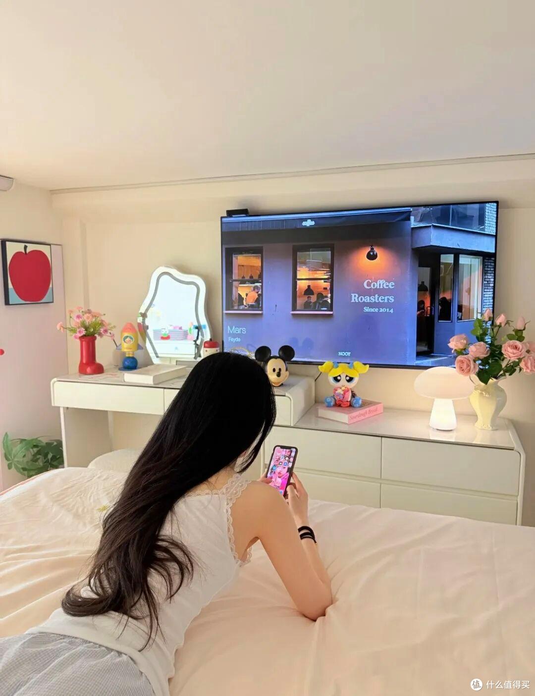 香港一姑娘火了，工作十年，攒下24㎡小屋，被超500万网友羡慕！