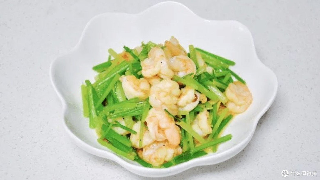 西贝预制菜不好吃?试试自制芹菜炒虾仁