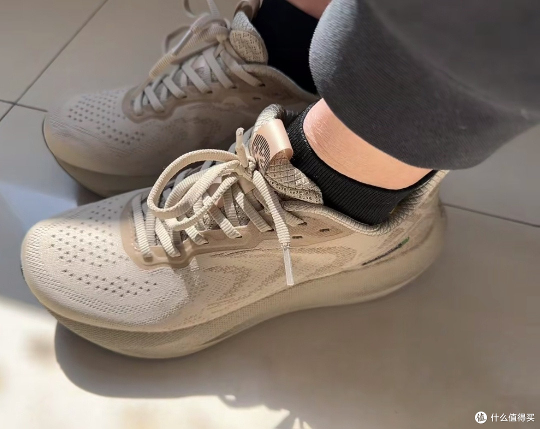 必迈远征者6.0跑鞋，护着膝盖让我慢跑更轻松