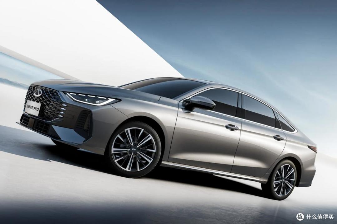 优惠2.3万,2.0T爆发254马力,油耗7L,艾瑞泽8Pro家用怎么样?