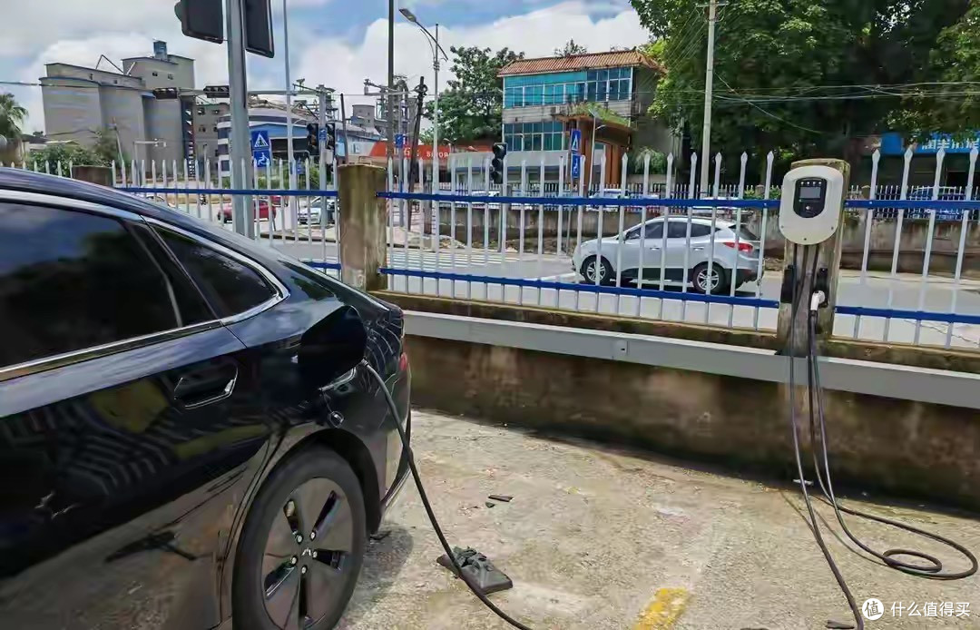 一个老司机的电动车真心话:开Model 3三年,我到底省了多少钱?
