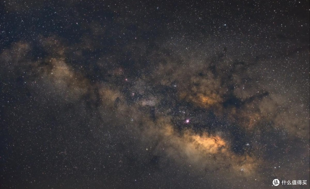 当星辰成为镜子：在宇宙的浩瀚中照见自我