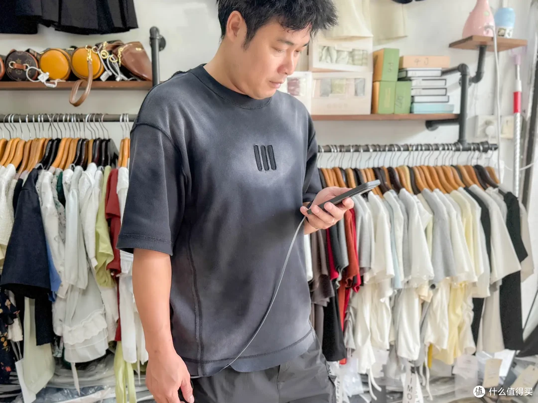 小米生态链出品!米物M310 Pro体验:自带线的45W快充小钢炮