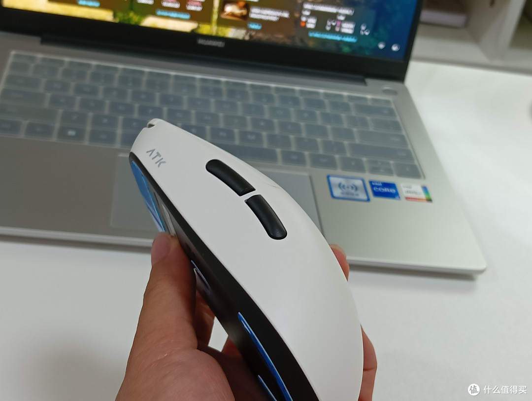 兼顾工作与游戏放松:ATK蜻蜓A9 se无线鼠标的实用体验