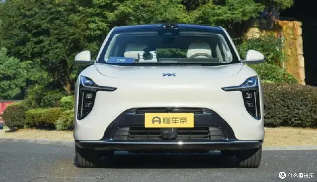 800V超充+零重力座椅,还有1500km续航,智己LS6增程版值得一看