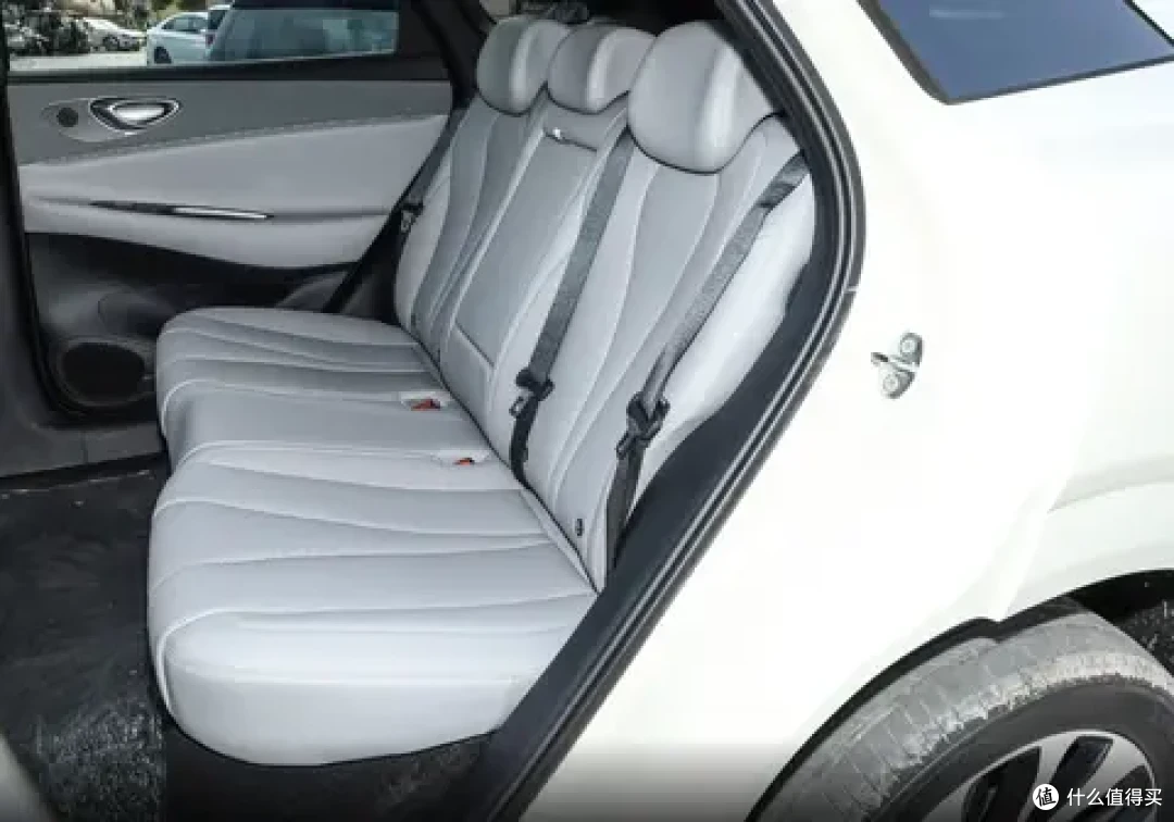 全面对比零跑C10和海狮06 EV，同为中型SUV，谁更适合家用？