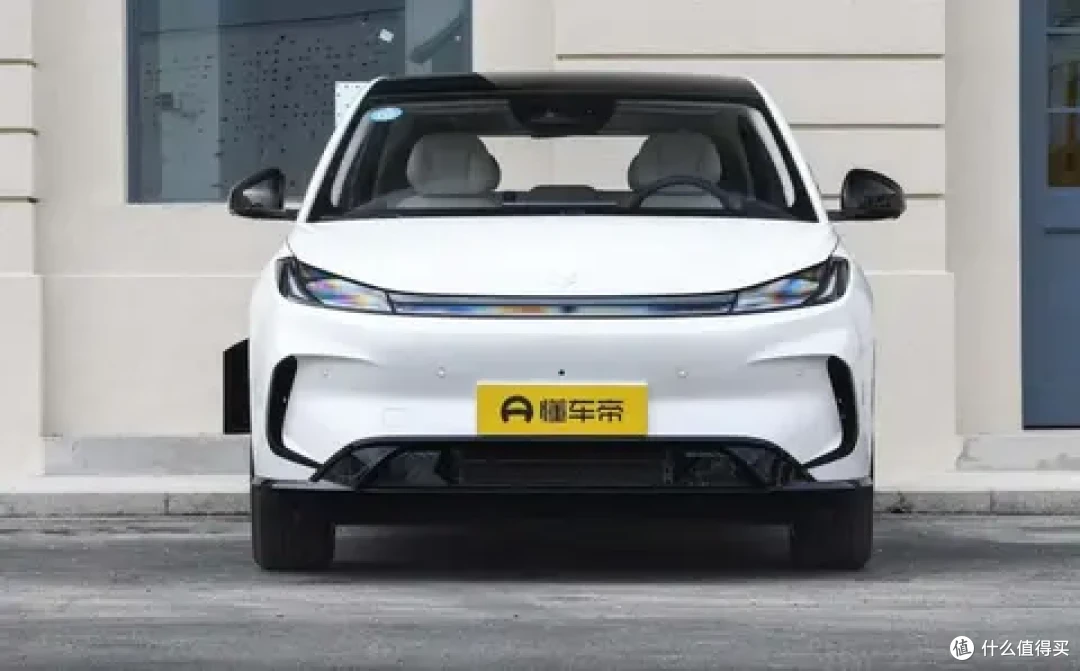 10万内纯电SUV新选择！极狐T1续航425km，L2辅助驾驶配齐