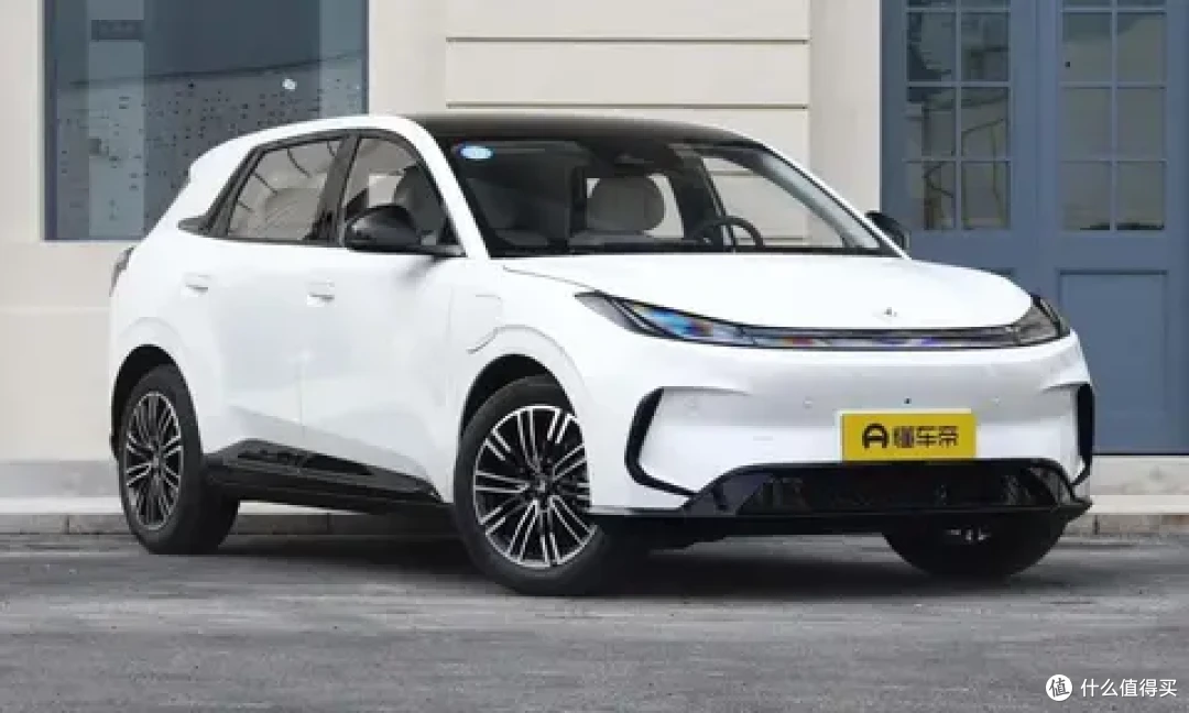 10万内纯电SUV新选择！极狐T1续航425km，L2辅助驾驶配齐
