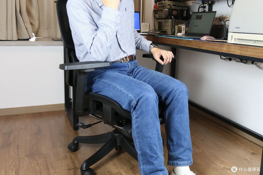 夏草木二代人体工程学椅评测:久坐腰疼?不存在的!午休党的福音