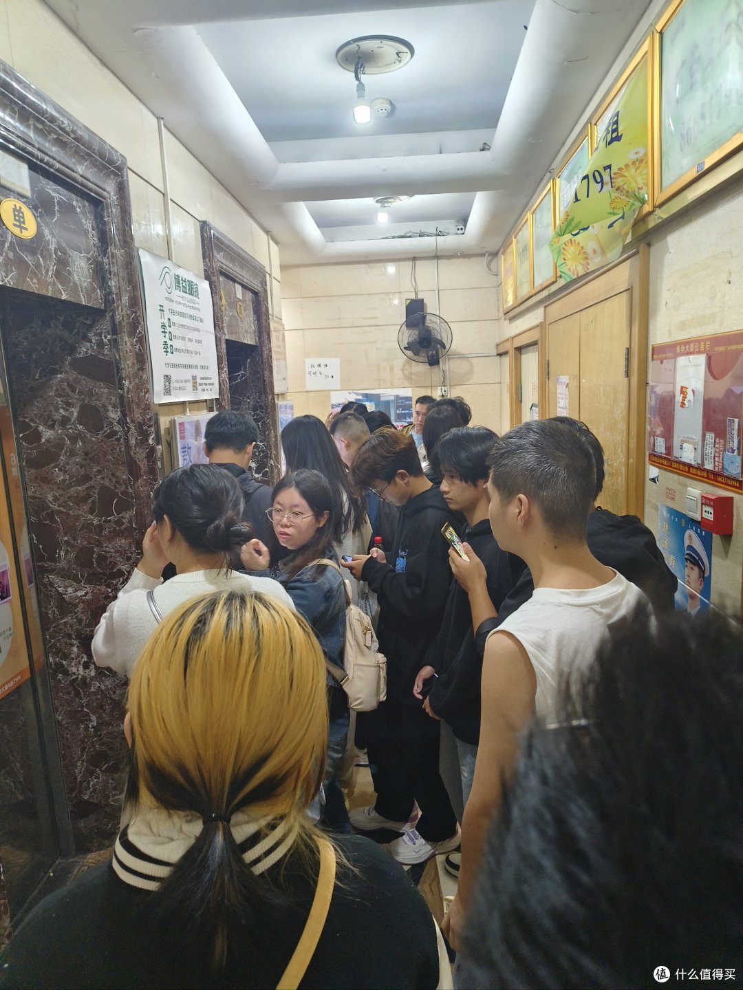 入住新房后才发现:“一梯两户”≠“两梯四户”,差别太大了!