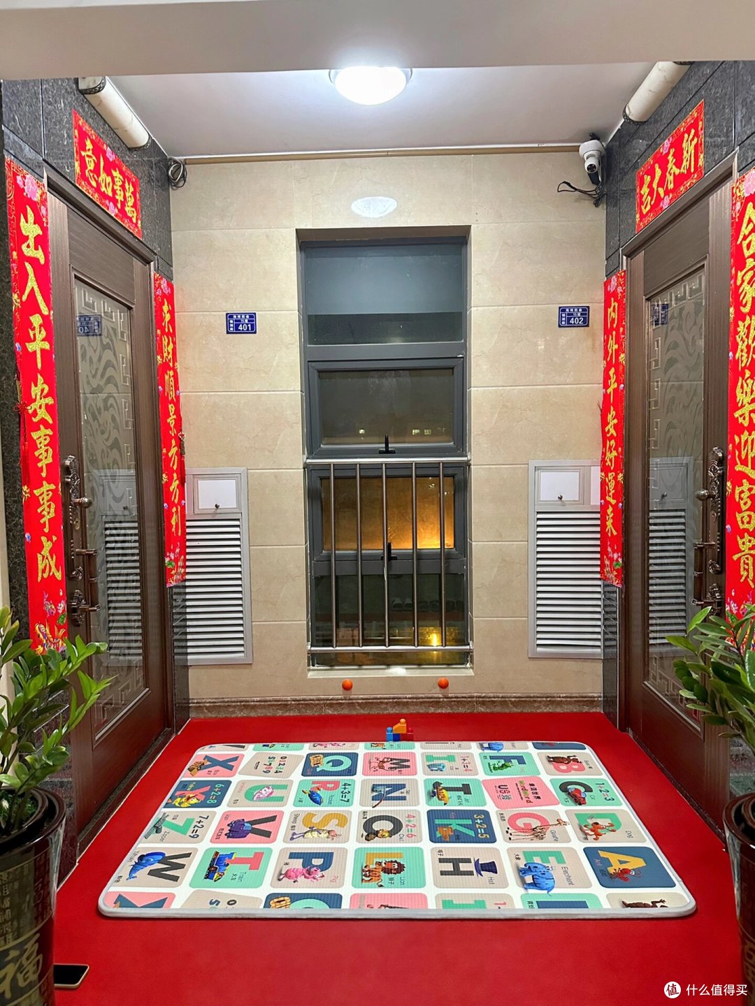 入住新房后才发现:“一梯两户”≠“两梯四户”,差别太大了!