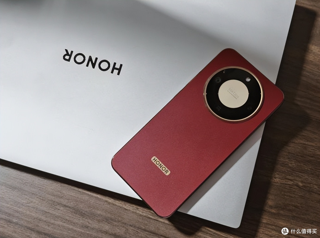 千元机“新卷王”,荣耀X70:8300mAh+IP69防水+1.5K直屏