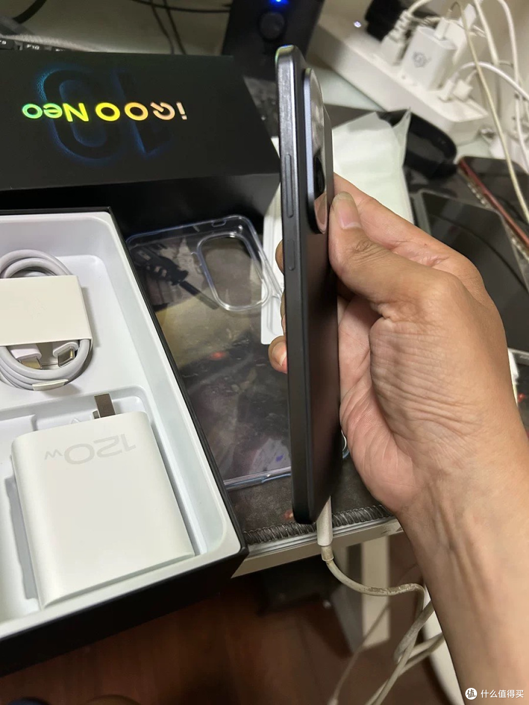 iQOO Neo10:中端旗舰的性能突破