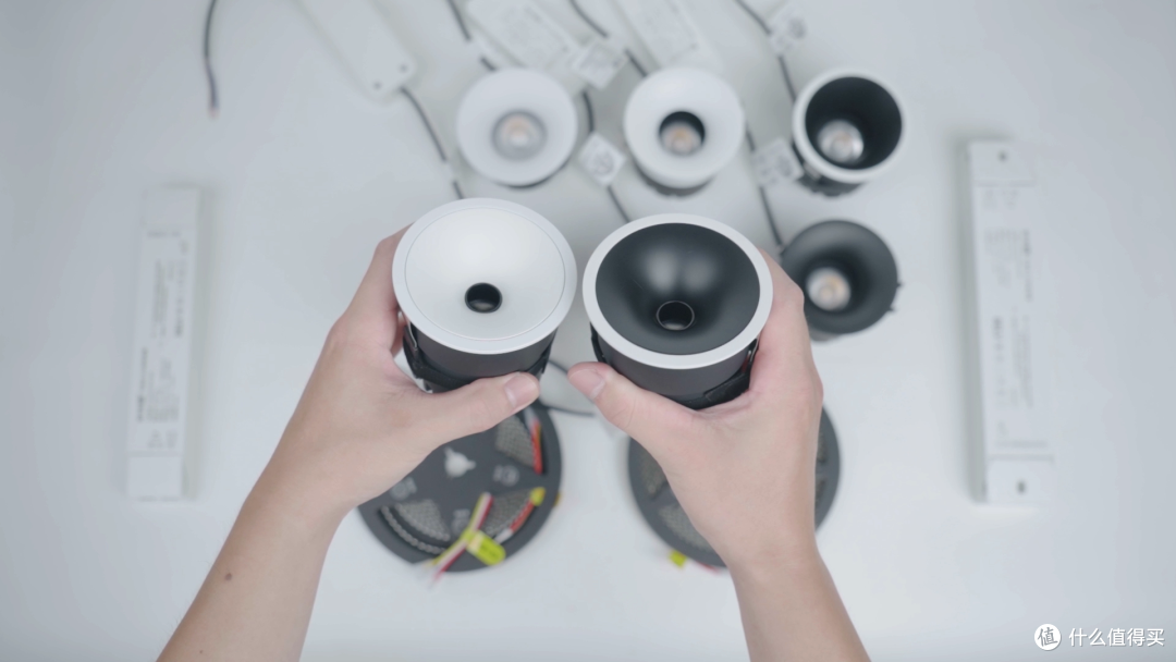 星月影2025新品来啦!新品智能灯具的灯光素质如何?帮你测了