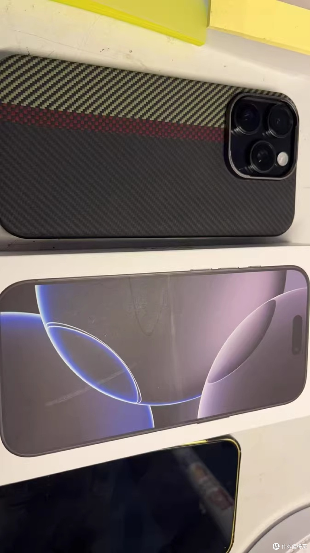 iPhone 16的精致设计与舒适握感
