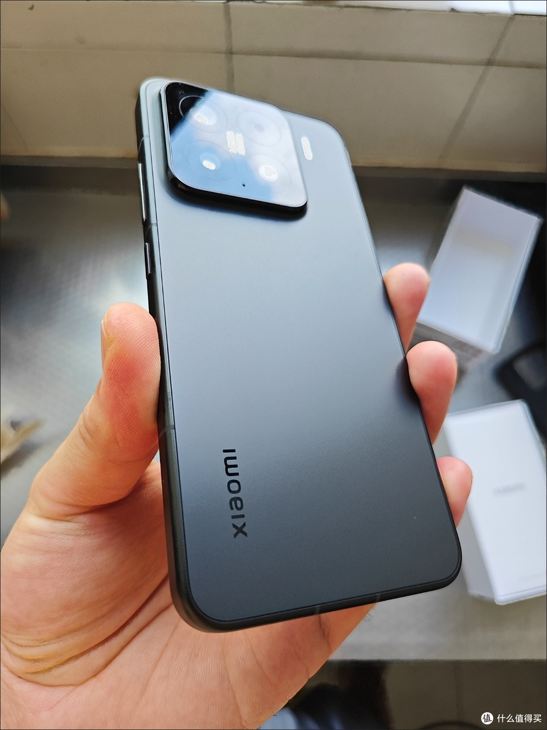 小米17跳过16对标iPhone,能否成功突围?