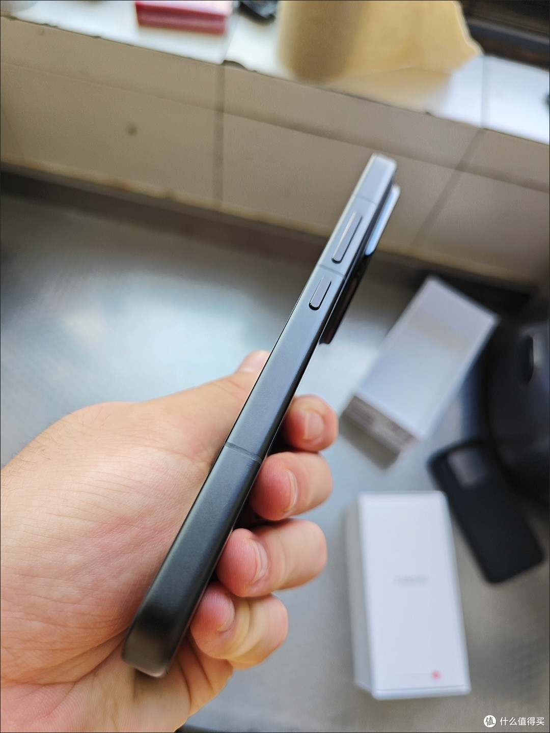 小米17跳过16对标iPhone,能否成功突围?