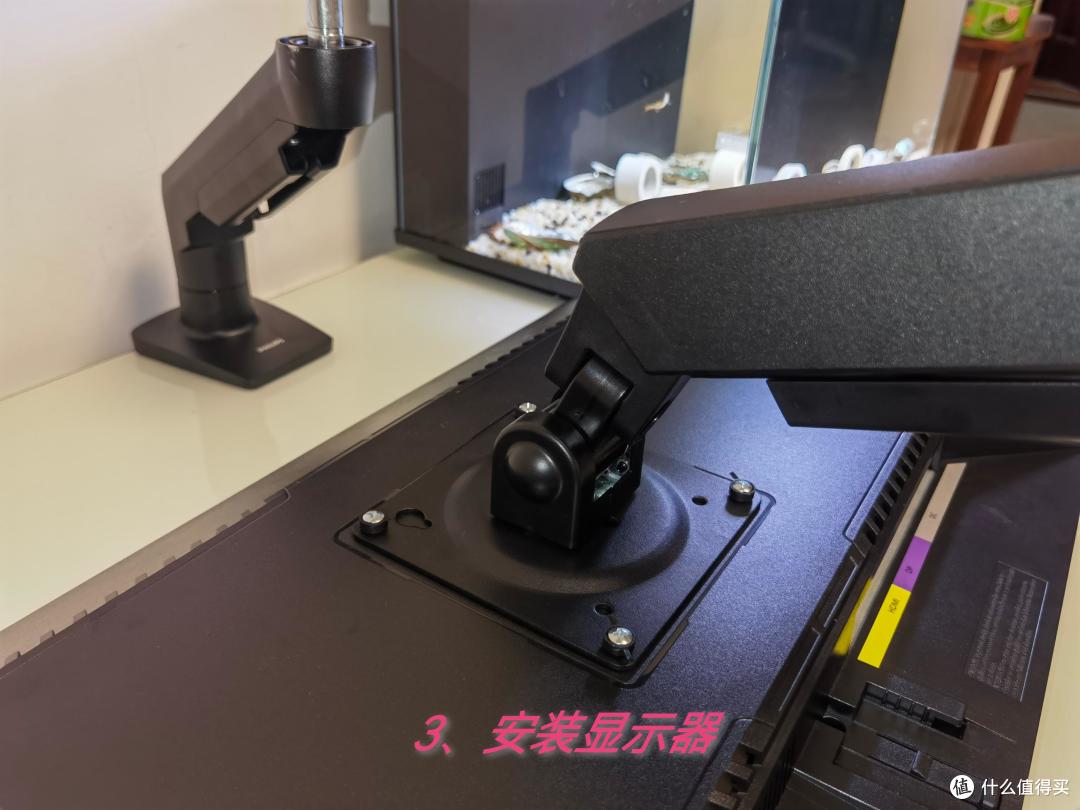 有了飞利浦PHILIPS显示器机械臂 ,桌面整洁多角度用起来更舒服!