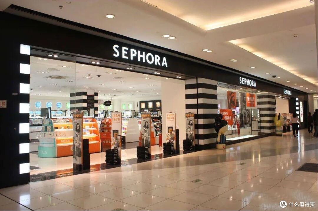 润熙泉官方店铺商品清空;阿玛尼遗嘱表示公司或将被出售...