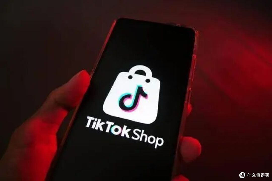润熙泉官方店铺商品清空;阿玛尼遗嘱表示公司或将被出售...