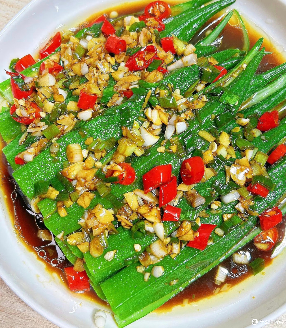 秋日养颜润燥菜：蒜蓉蚝油秋葵