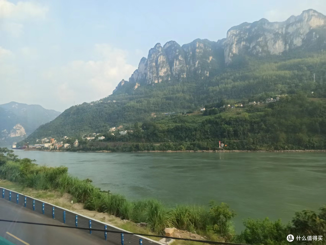周末奔赴三峡,就像为身心预约了一场与山水的深度拥抱