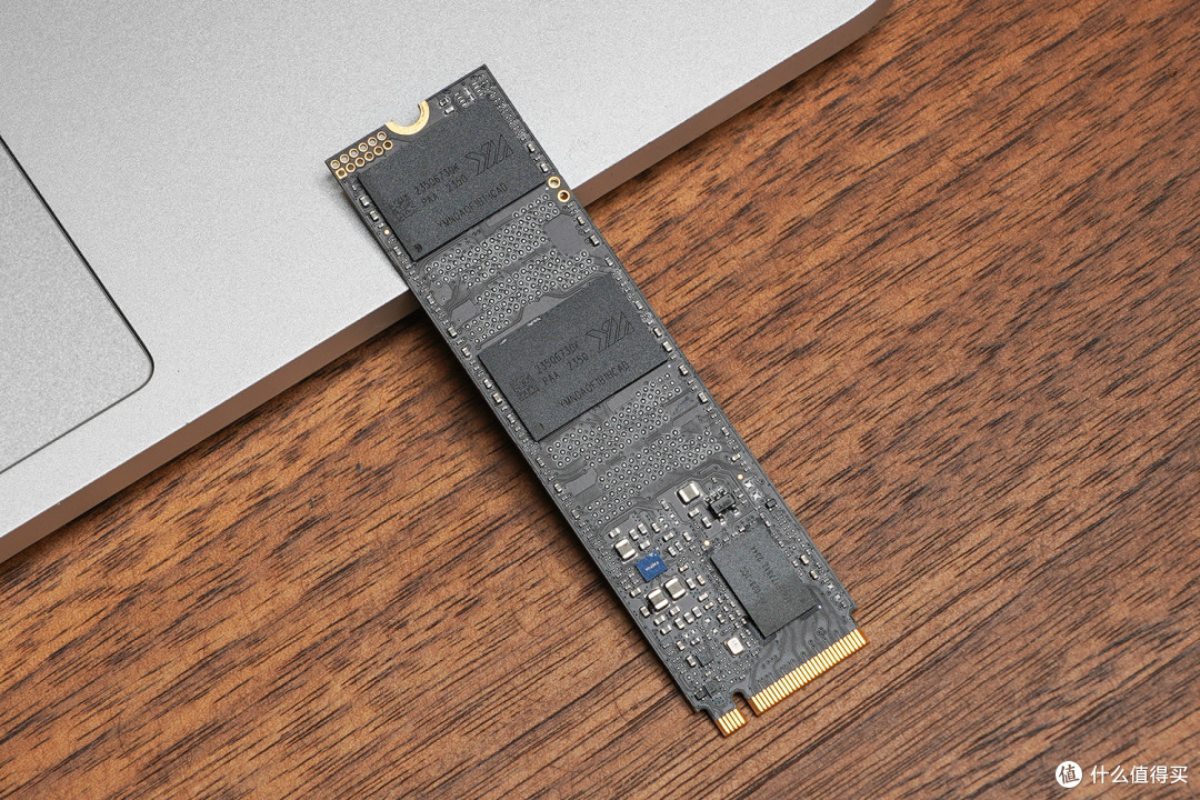 收藏吧!装机扩容有备无患,3款PCIe4.0 1TB国产固态硬盘SSD横评