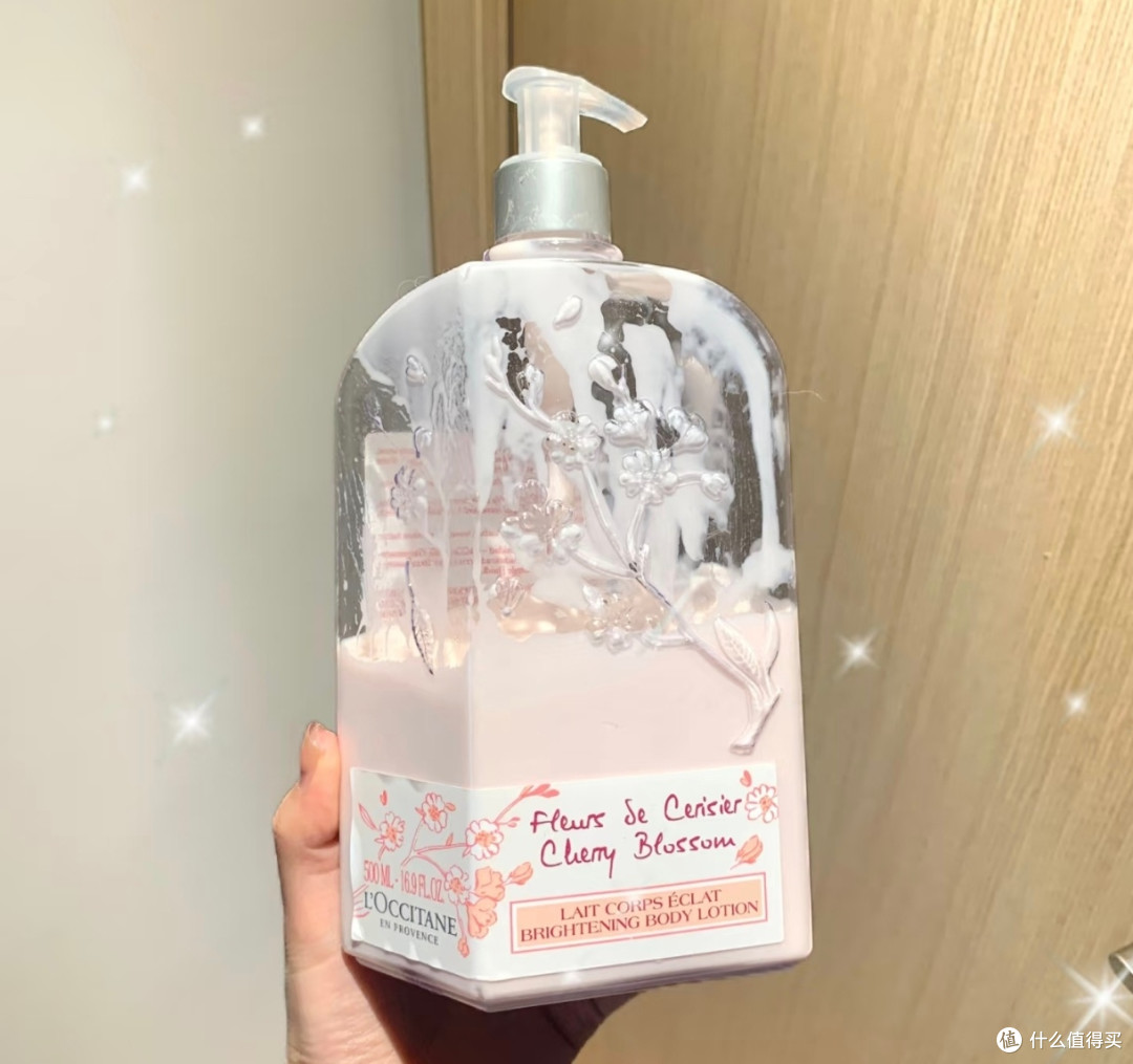 欧舒丹樱花身体乳:保湿与香气兼备
