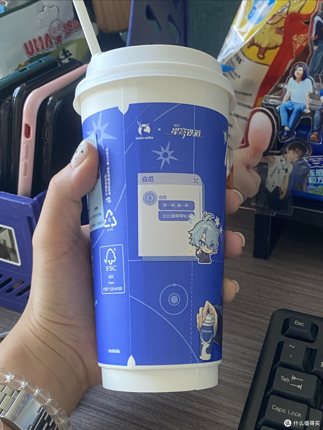 瑞幸新品鲜萃玫瑰撞奶体验!棒棒棒