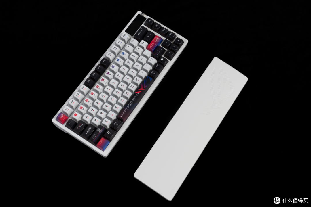 精准与沉浸并存:ROG 夜魔 X 75% 客制化电竞键盘深度评测