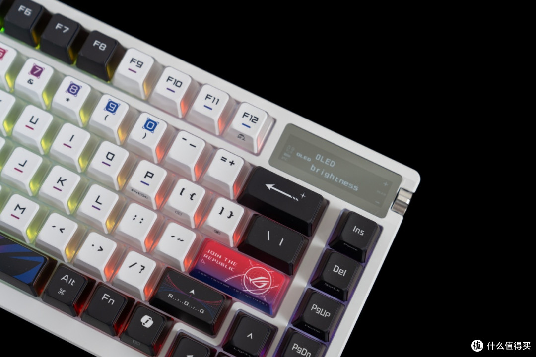精准与沉浸并存:ROG 夜魔 X 75% 客制化电竞键盘深度评测